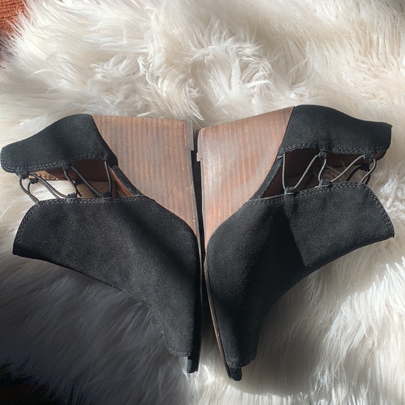 Black suede Lucky Brand heels - Picture 6 of 6